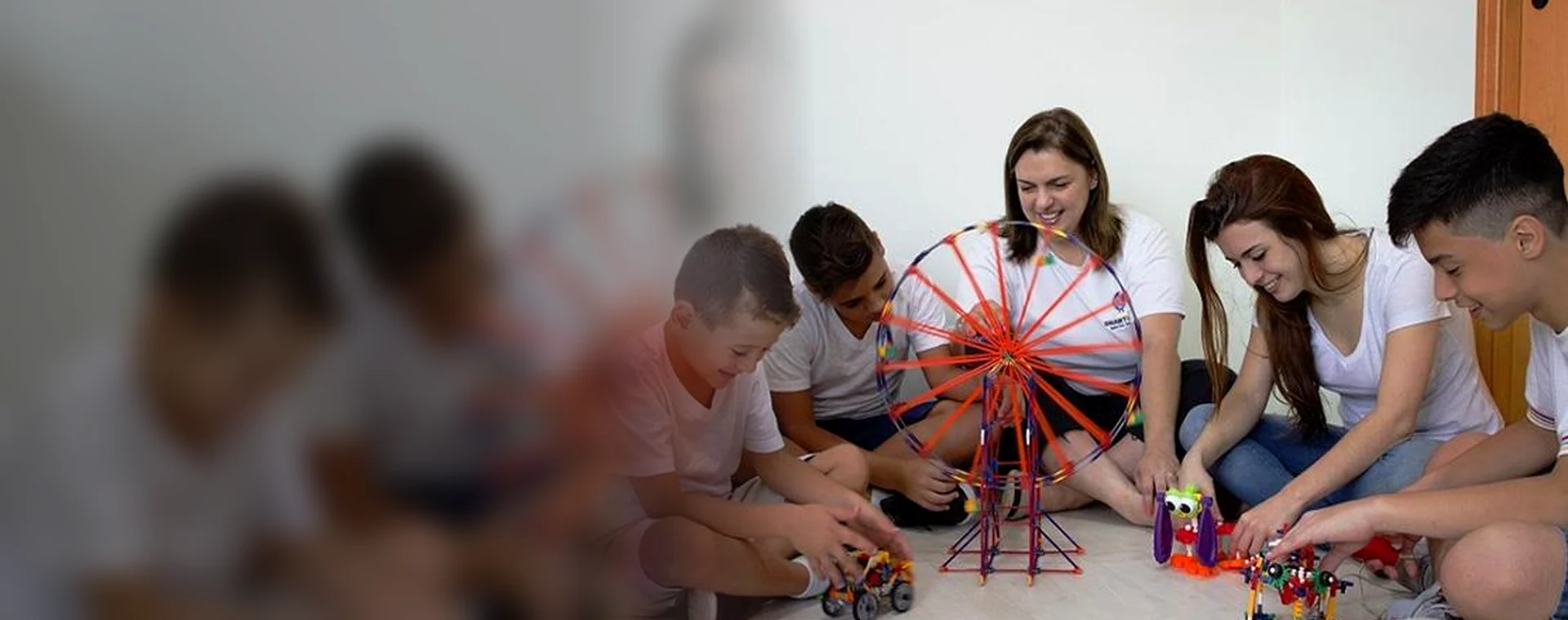 Alunos do Colégio UB em atividade escolar.